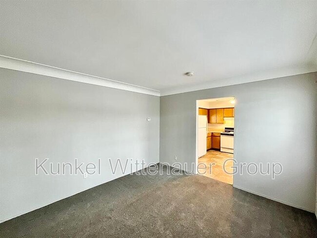 Building Photo - 1 Hickory Ct