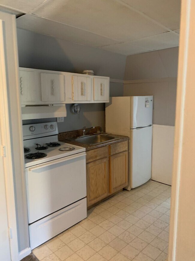 Building Photo - 1501 Patterson Ave SW