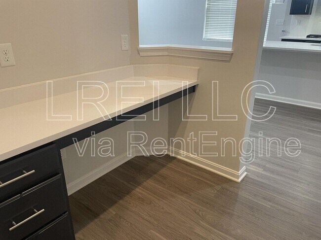 Building Photo - 9211 Tamarack Grove Ln