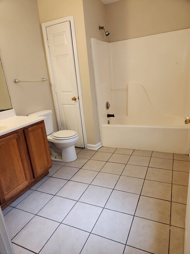 Building Photo - 5545 Banyan Trace Dr