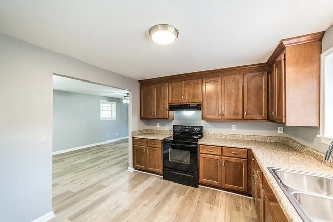 Building Photo - 3218 Uvalde Ln NW