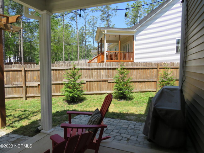 Building Photo - 425 Palisades Dr