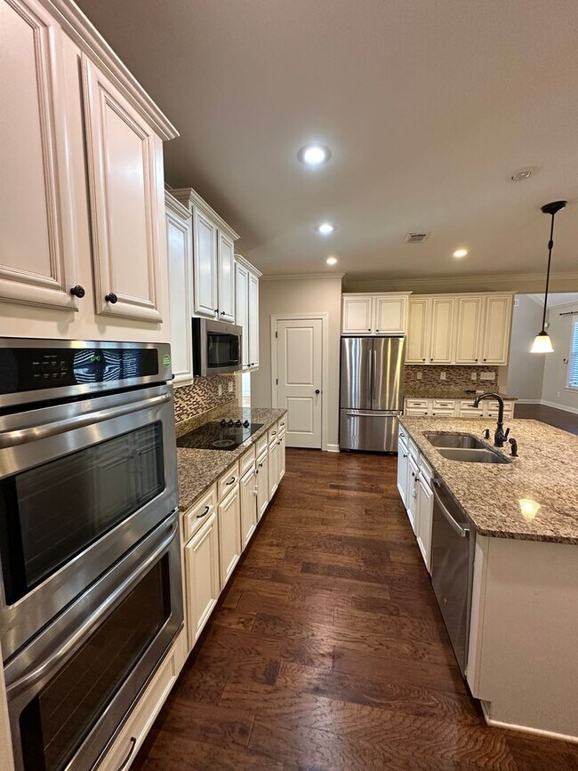 Building Photo - 4 BR/3 BA in exclusive Montrose Subdivision in Olive Branch!