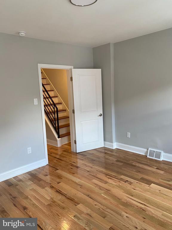 Building Photo - 1432 Cambridge St