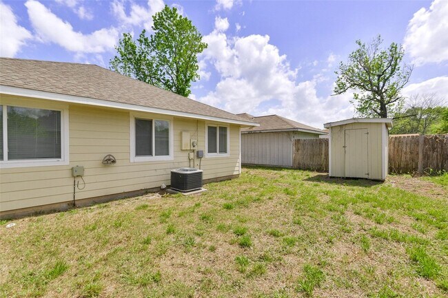 Building Photo - 23627 Pebworth Pl