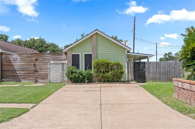 Building Photo - 5035 Reno Dr