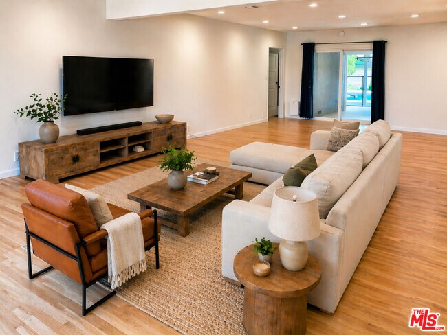 Building Photo - 17345 Hamlin St