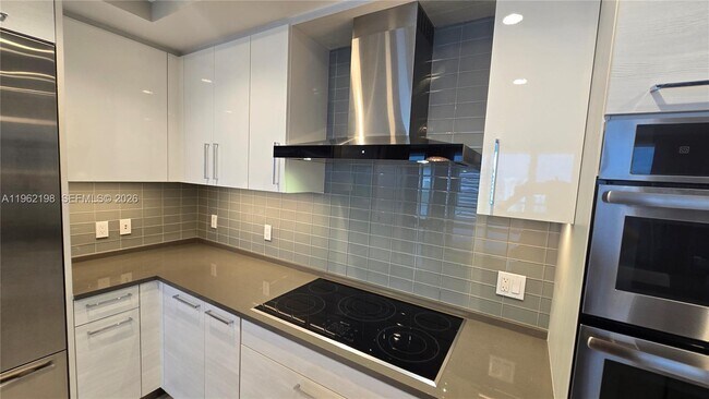 Building Photo - 100 E Las Olas Blvd