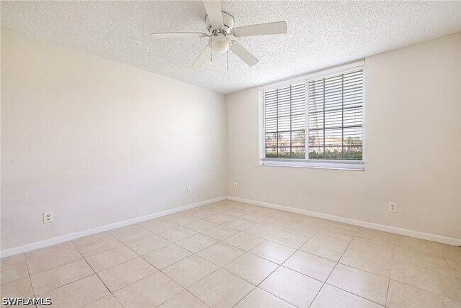 Building Photo - 1265 Wildwood Lakes Blvd