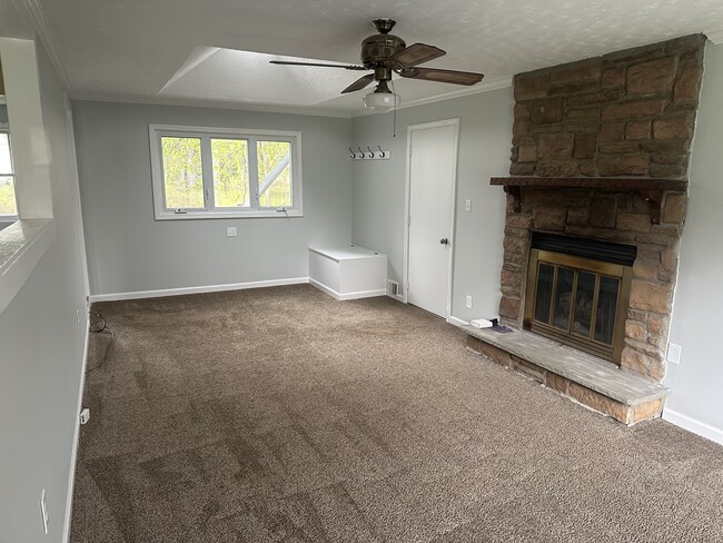 Living room/spare room First floor - 18 Beaman Rd