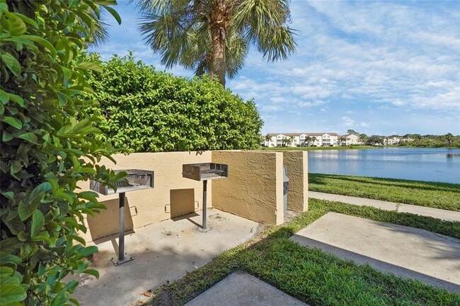 Building Photo - 4045 Crockers Lake Blvd