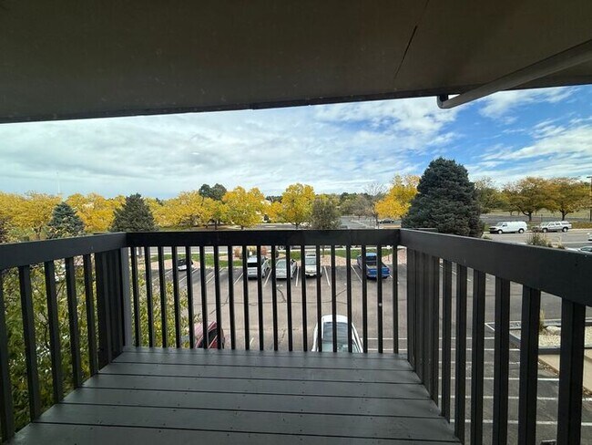 Building Photo - Fully renovated 1-bedroom condo in Norwood!