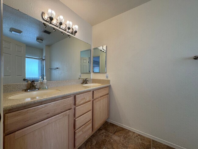 Building Photo - 3BR/2BA/2CG, 1836 sq.ft. rental with POOL ...