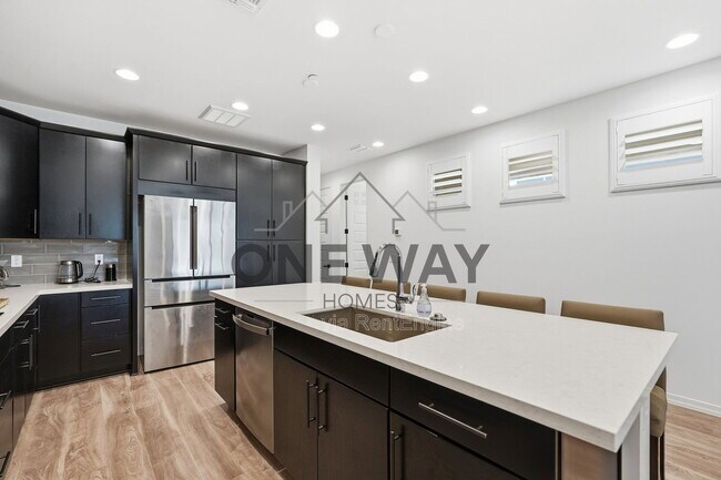 Building Photo - 1814 S Follett Way