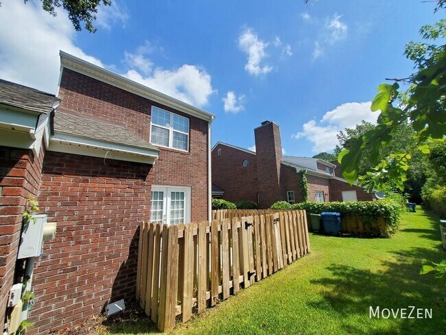 Building Photo - 5042 Lamppost Cir