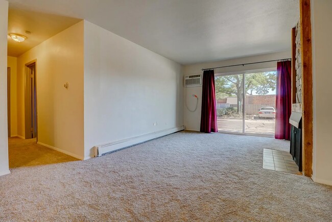 Building Photo - Fully Furnished ! Apartment in the Heart o...