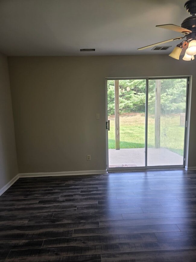 Building Photo - Blairville Court