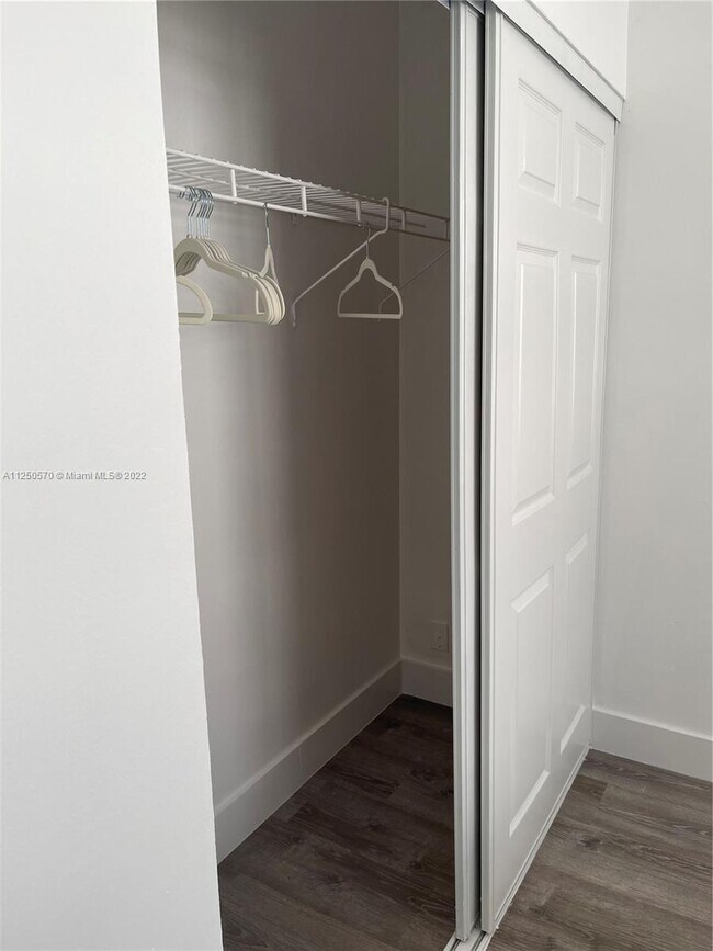 Building Photo - 3725 S Ocean Dr