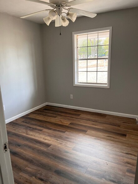 Building Photo - 161 Wooded Ln