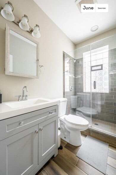 Building Photo - 3304 W Armitage Ave