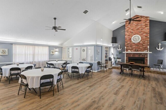 Building Photo - 6634 Hickorywood Ln