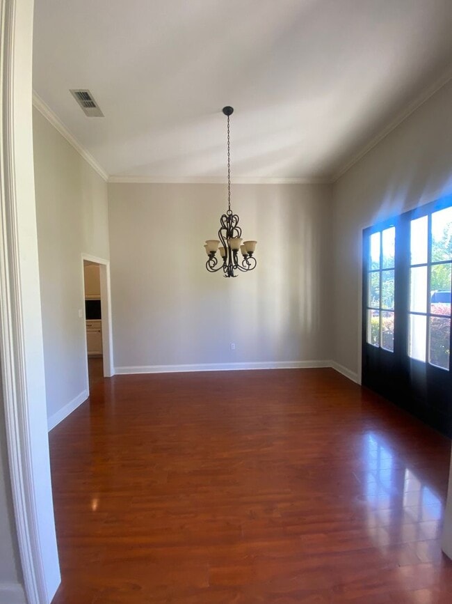 Building Photo - 314 Romar Pl