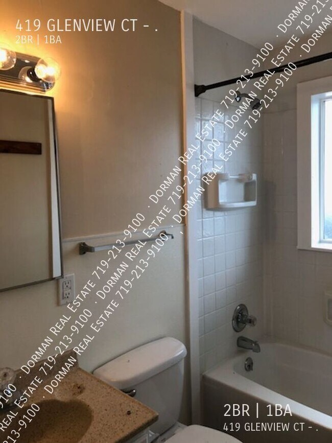 Building Photo - 419 Glen View Ct