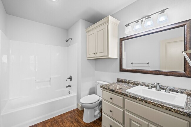 Building Photo - Beautifully Updated 3-Bed, 2-Bath, 2-Car Garage Duplex in Prime Lubbock Location!