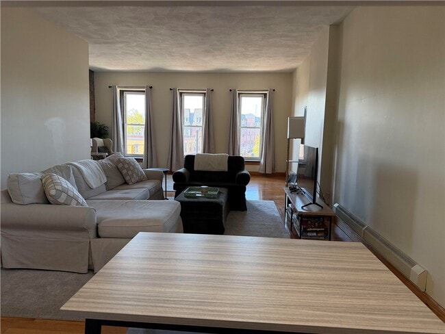 Building Photo - 287 Gregory St