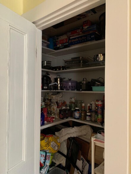 Building Photo - 14 Holmes St