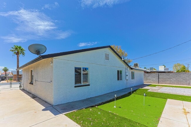 Building Photo - 1510 W 7th Dr