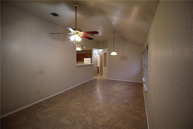Building Photo - 8502 Apple Carrie Cove