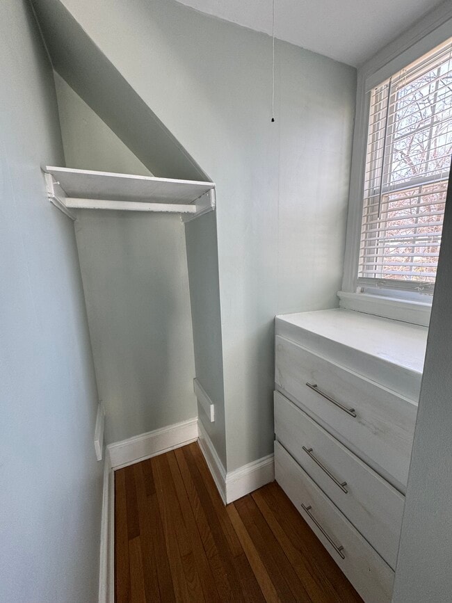 Building Photo - 5009 E Seminary Ave