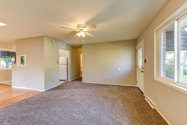 Building Photo - Beautiful and LARGE 4 bed 3 bath Home in Desirable Table Mesa Neighborhood with Full Basement.