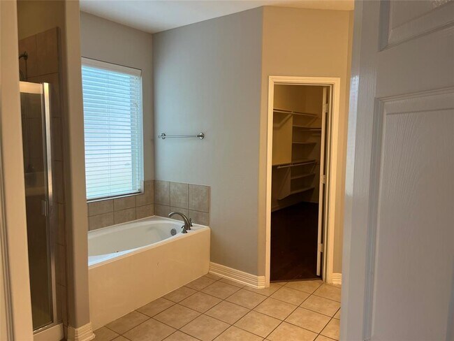 Building Photo - 3618 Bluebonnet Trace Dr