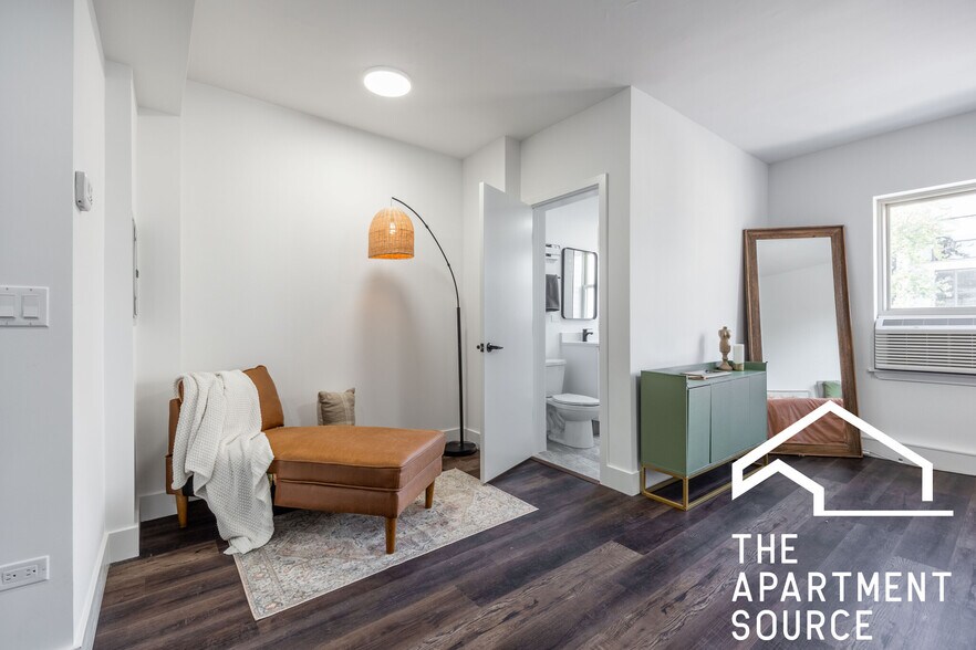 Building Photo - 1555 W Hollywood Ave