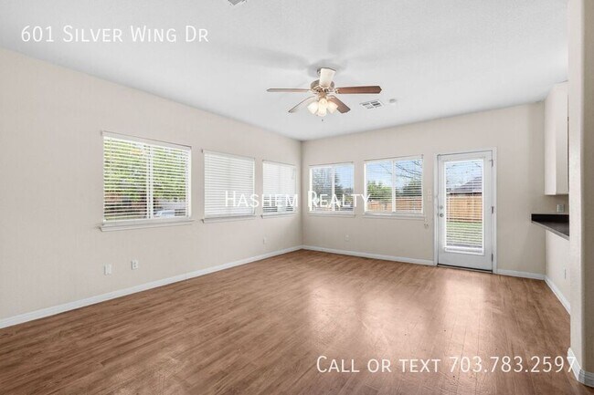 Building Photo - 601 Silver Wing Dr