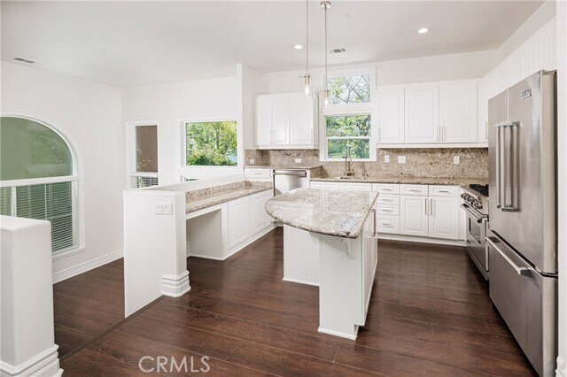 Building Photo - 225 Montana Del Lago Dr