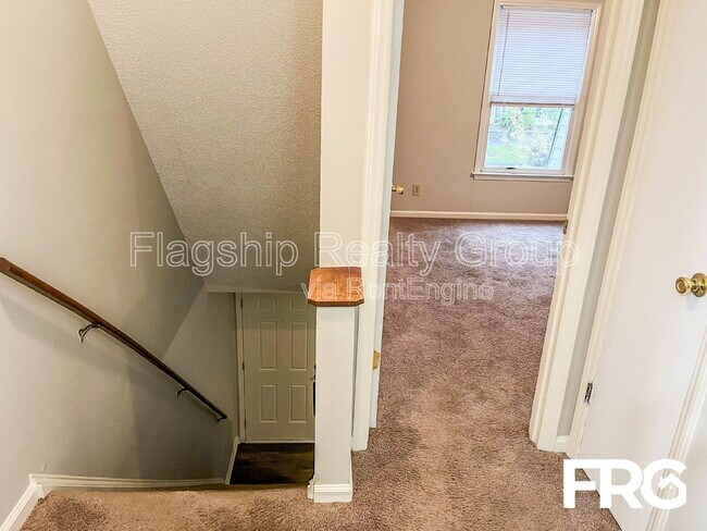 Building Photo - 107 Chesterfield Ct