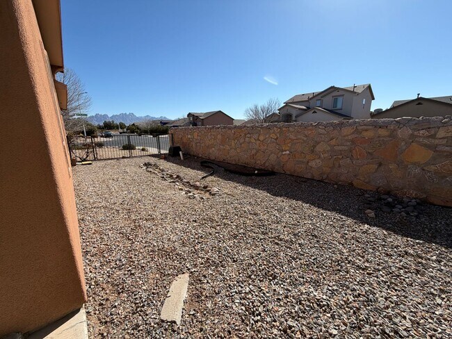 Building Photo - Close to Metro Verde