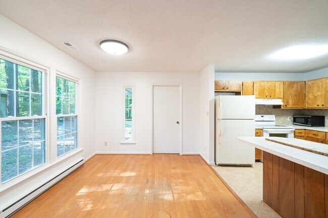 Building Photo - Sweet 3-Bedroom 2-Bathroom Home Less Than ...
