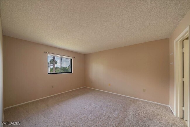 Building Photo - 6300 Sugar Bush Ln