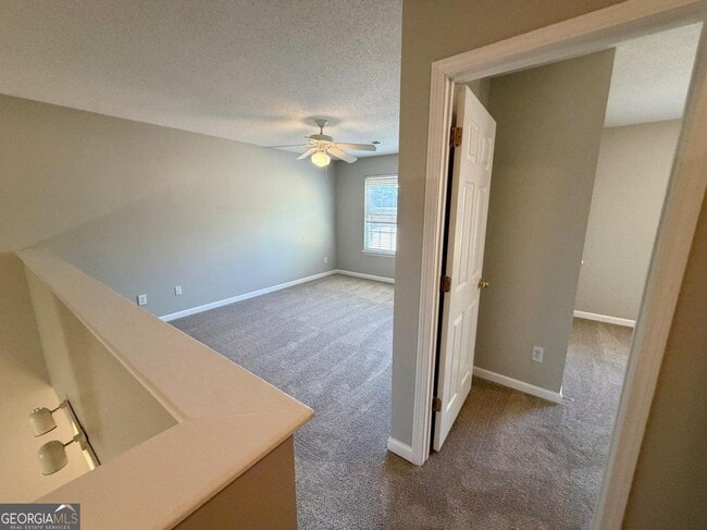 Building Photo - 15 Lakeside Cir