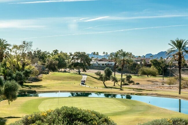 Building Photo - Charming Golf Course Condo for Rent – Residential Estates