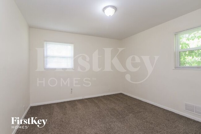 Building Photo - 5318 Glencairn Ln