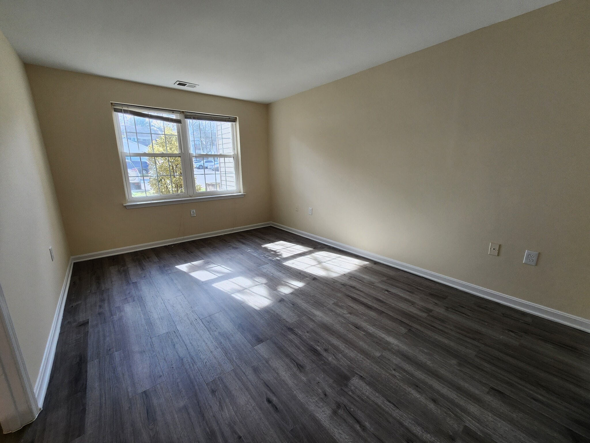 Building Photo - 18336 Streamside Dr