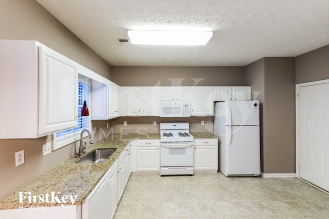 Building Photo - 2621 Conifer Green Way