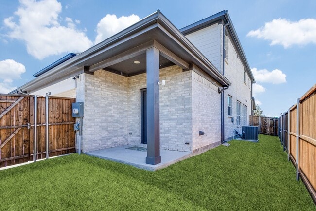 Building Photo - 10538 Downy Cup Dr