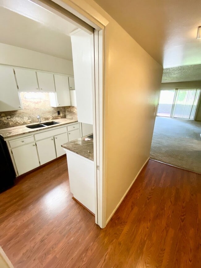 Building Photo - MOVE IN SPECIAL- 2 Bedroom 2 Bathroom in C...