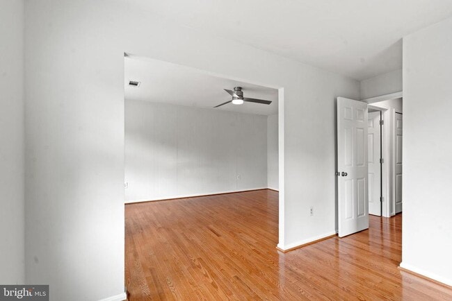 Building Photo - 9932 Longford Ct